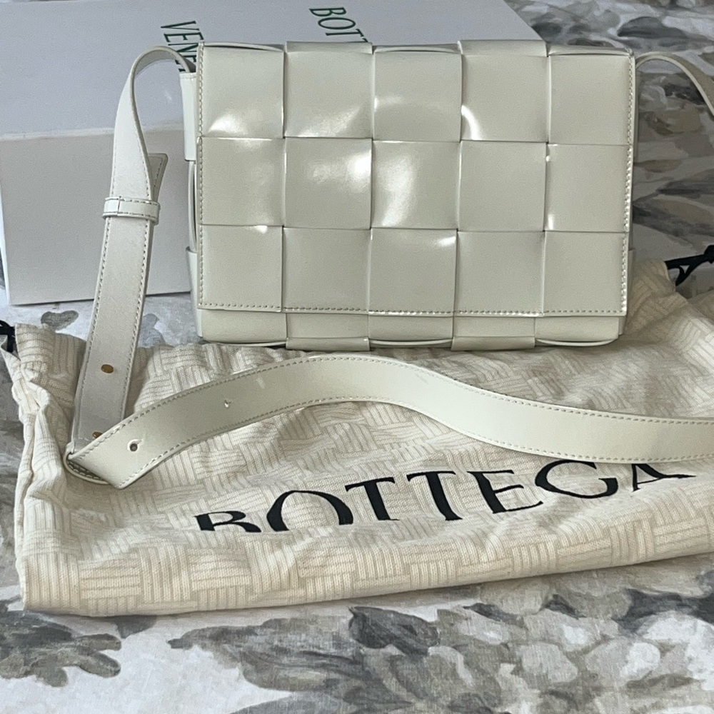 Bottega Veneta Cream Intrecciato Woven Leather Crossbody Bag
